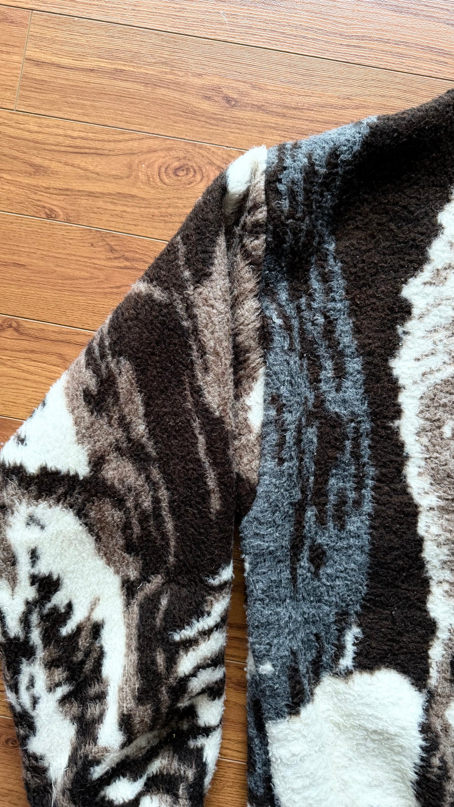 Fuzzy bear crewneck