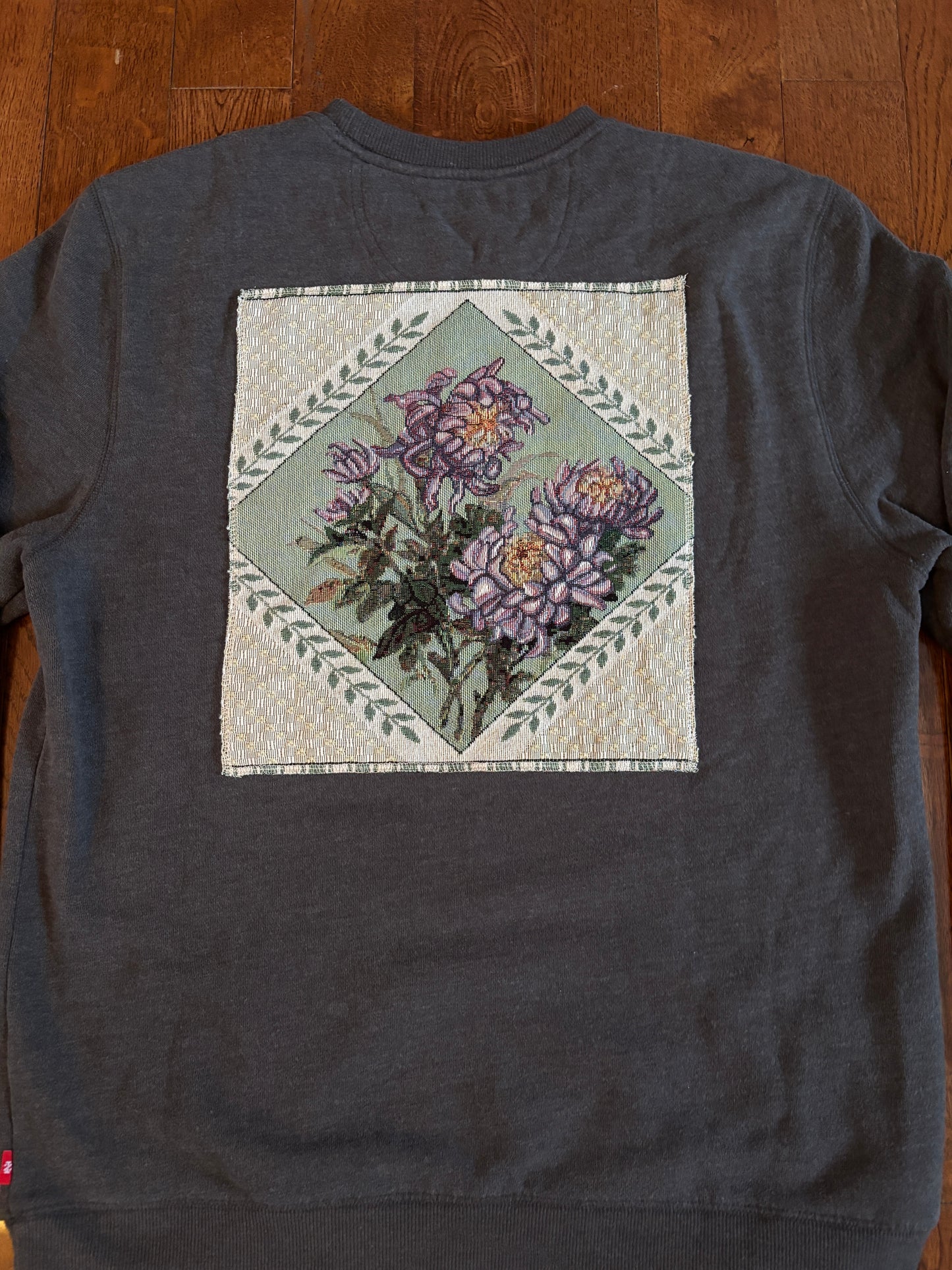 Flowers Patch Crewneck Med